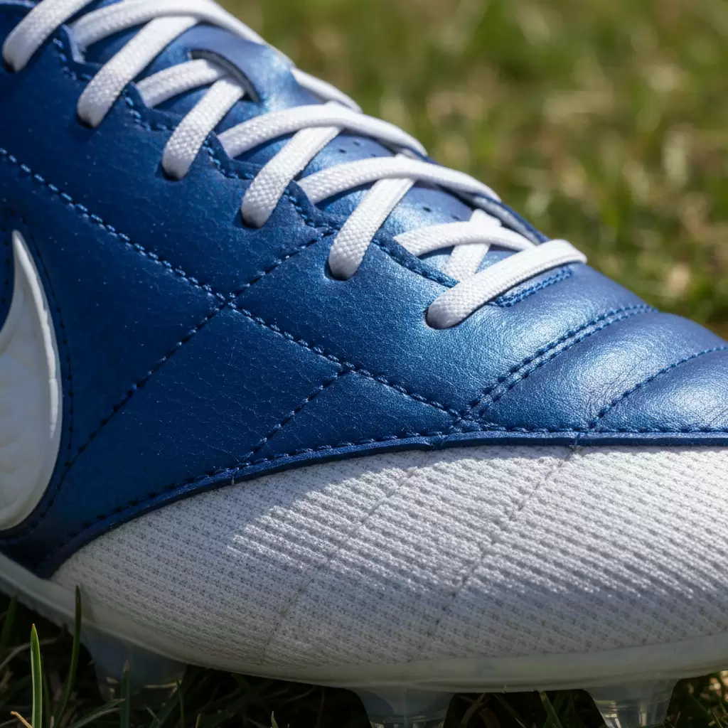 Đường kim mũi chỉ trên giày Nike thật luôn đạt độ hoàn thiện cực kỳ tinh xảo