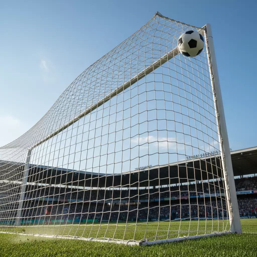 Quỹ đạo cong hoàn hảo khiến thủ môn khó lòng cản phá