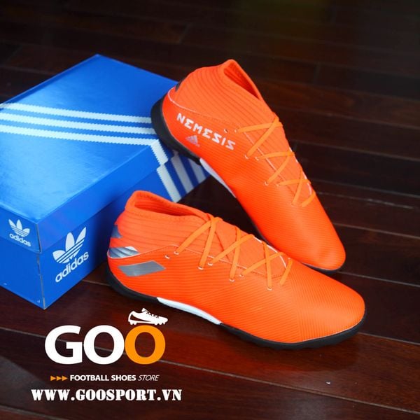 giày đá bóng nemeziz