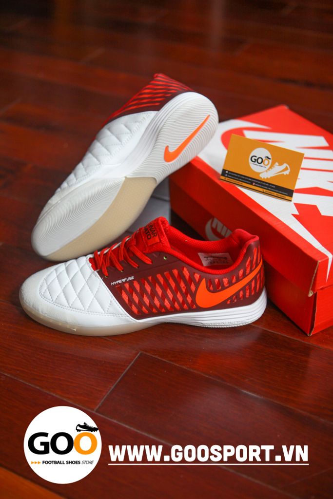 giày đá bóng futsal