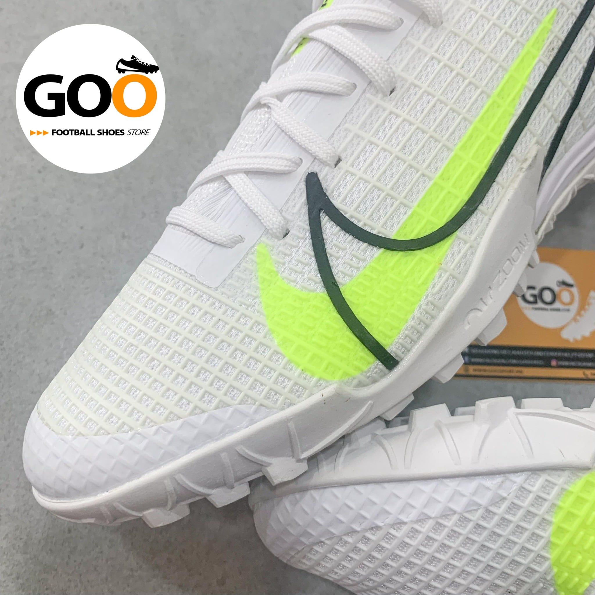 Nike Mercurial Vapor 13 TF trắng sọc đen